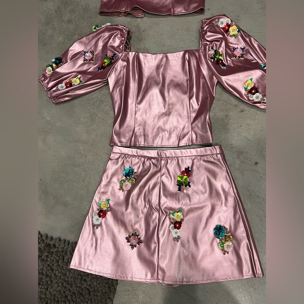 QUEEN OF SPARKLES METALLIC ROSE LEATHER FLOWER SET